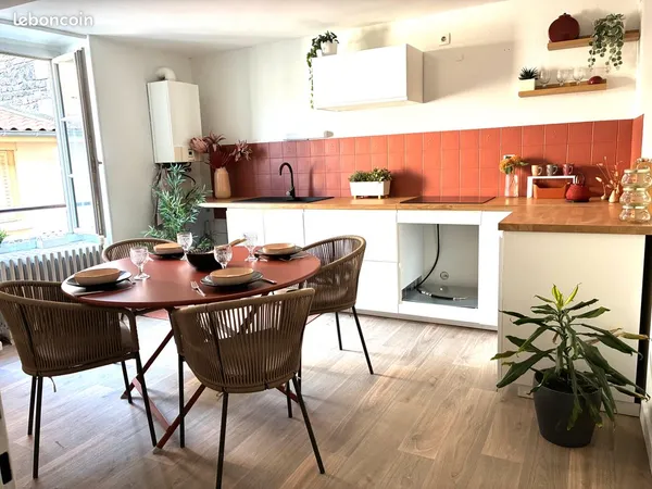 Maison de ville rénovée T4 avec garage