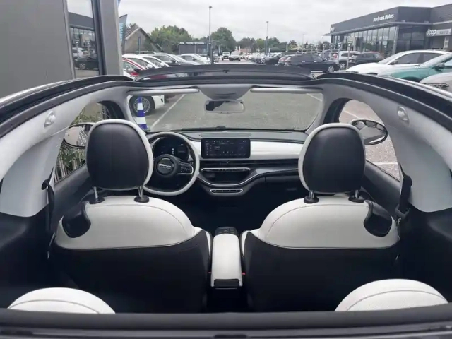 Fiat 500 c e 118 ch — photo 6