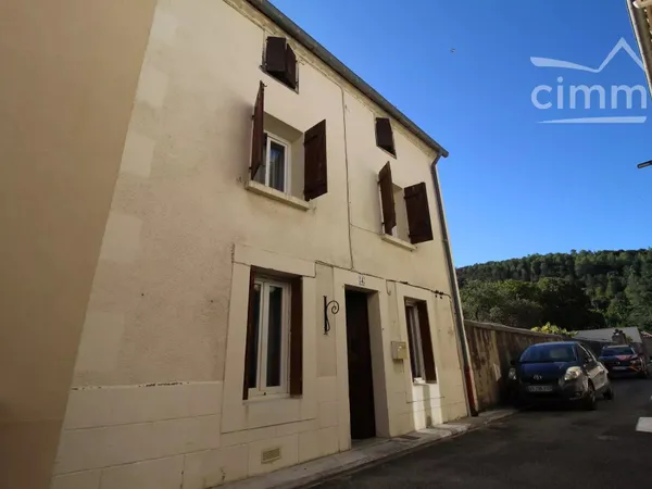 A vendre maison de village avec une cour