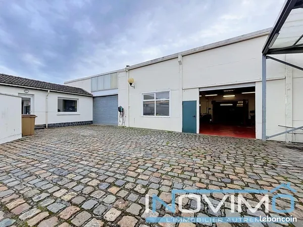 Local commercial 541 m²