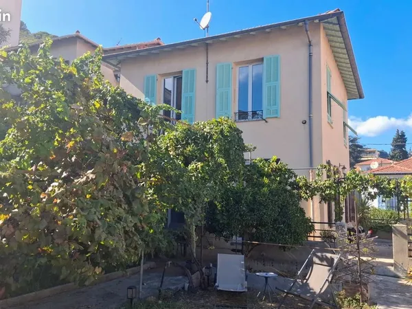 Bas de maison niçoise avec jardin, dépendance et garage à Cessole