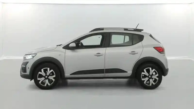 Dacia Sandero tce 90 - 22 — photo 11