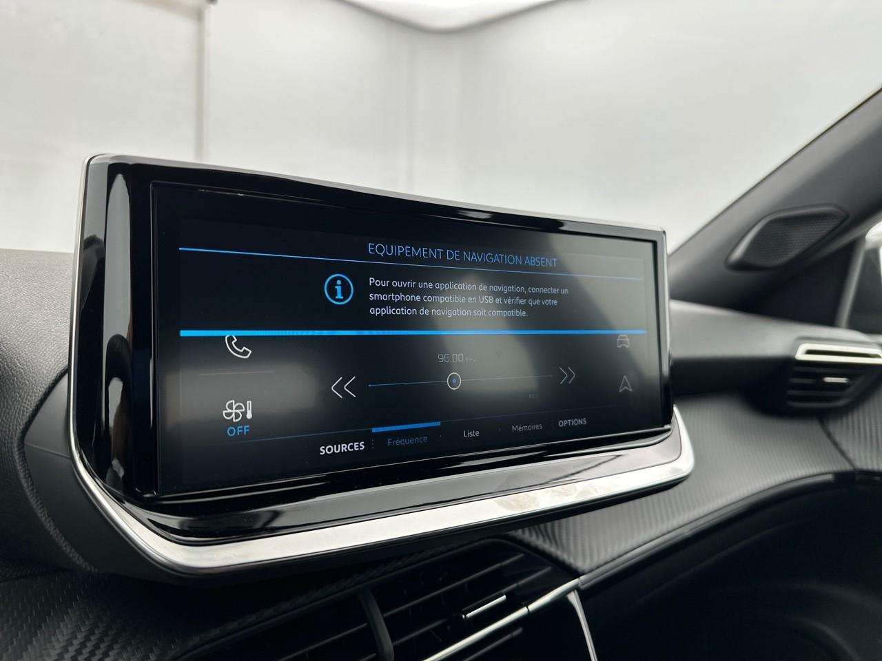 Peugeot 2008 hybrid 145 e-dcs6 style — photo 10