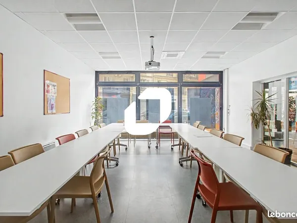 Bureau 489 m²