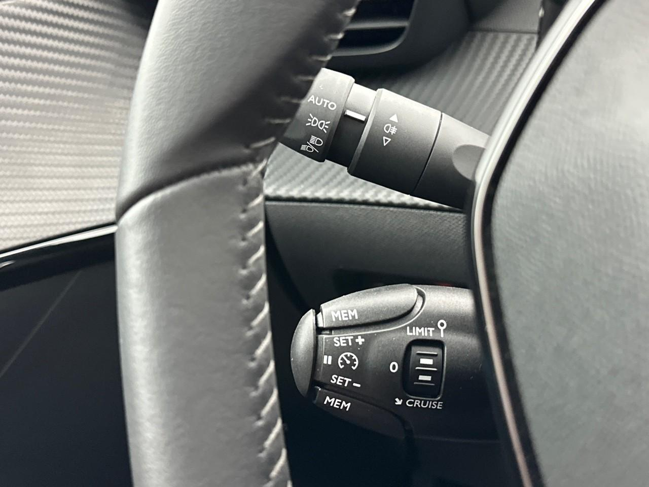 Peugeot 208 puretech 100 s&s bvm6 style — photo 17