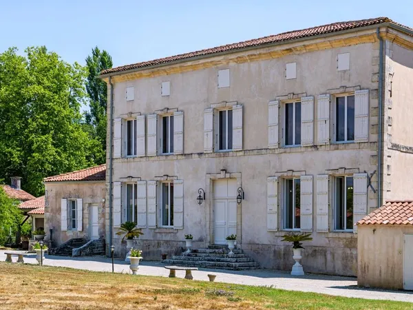 Maison individuelle 17 pièces 768 m²