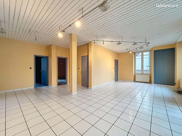 Local commercial 237 m² CHAUMONT