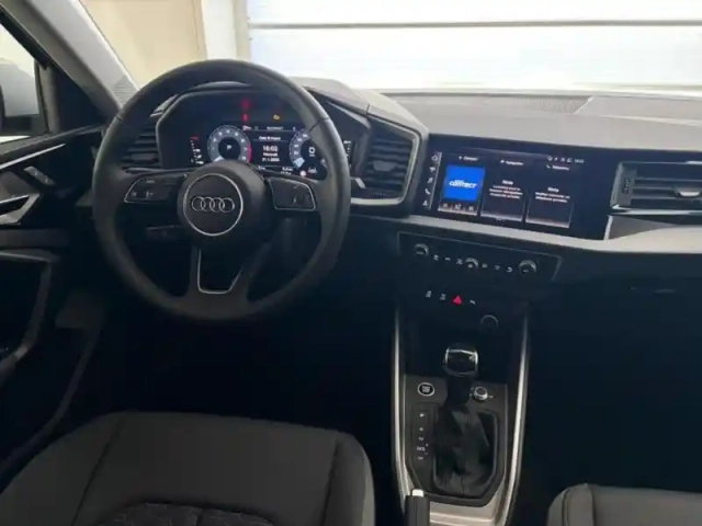 Audi A1 sportback 25 tfsi 95ch design s tronic 7 — photo 13