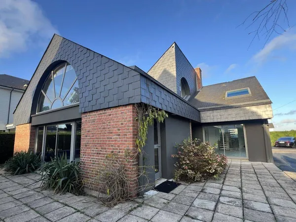Local commercial 361 m²