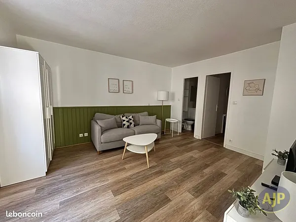 Studio 1 pièce 25 m²