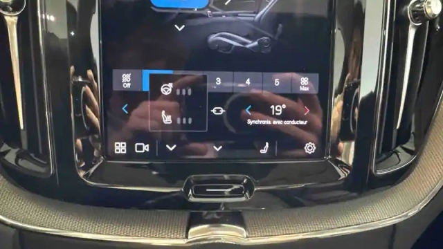 Volvo Xc60 t6 awd hybride rechargeable 253 ch+145 ch geartronic 8 — photo 25