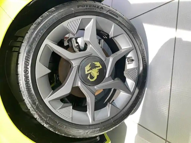 Abarth 500 e 155 ch — photo 8