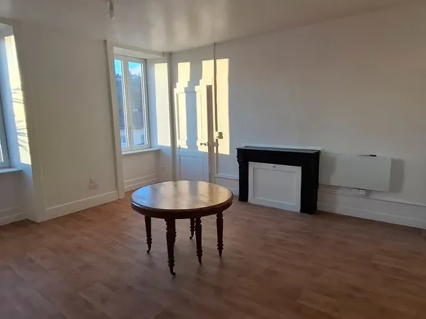 Location appartement T3 au centre de Morbier