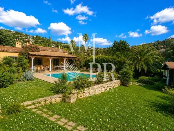 Villa Plain-Pied Cannes Californie – Terrain Plat, Domaine Fermé, Idéal Pied-à-Terre Proche Centre