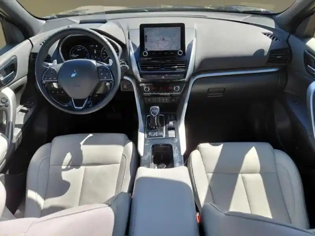 Mitsubishi Eclipse top hybrid 4wd instyle — photo 11