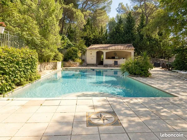 Propriété 7 pièces 253 m²