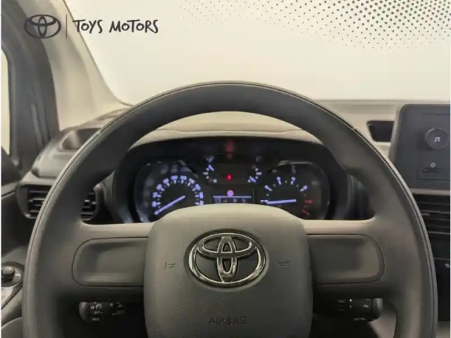 Toyota Proace 1.5 long 130 d-4d dynamic 7 places — photo 21