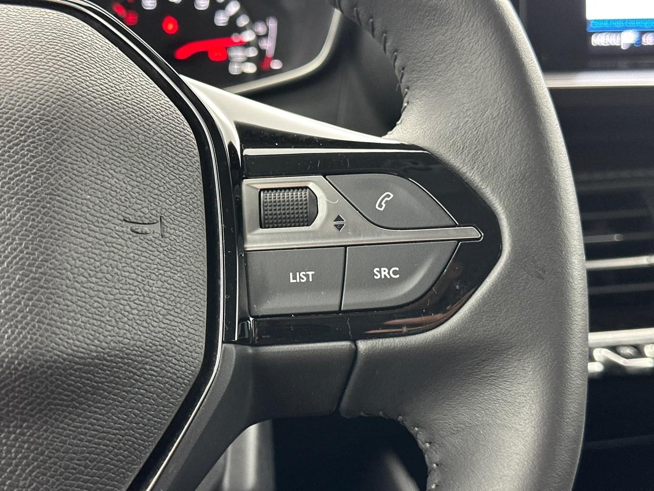 Peugeot 208 puretech 100 s&s bvm6 allure — photo 19