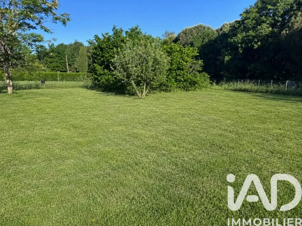 Terrain 728 m²