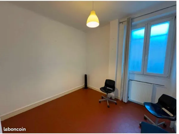Bureau et espace de travail Location Marseille 15m² 300€
