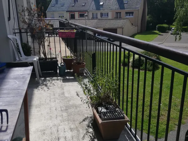 4 pieces -85 m2 -2 chambres- balcon