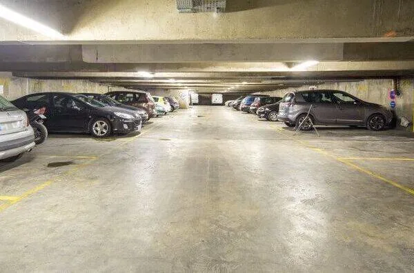 Parking 12 m²