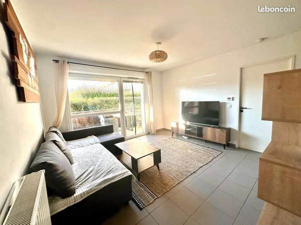 T2 meublé de 41m² avec terrasse et parking dans résidence sécurisée