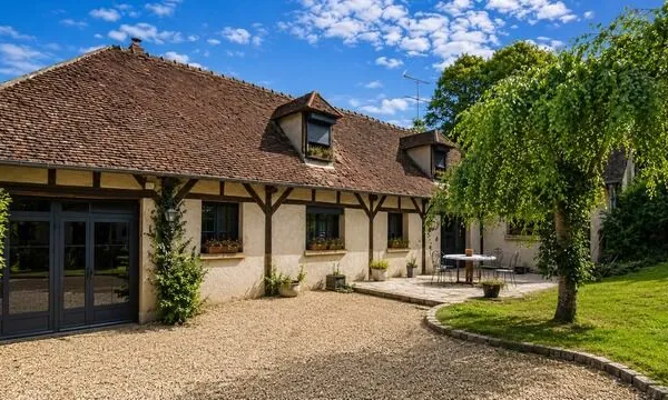 Élégante demeure de caractère avec piscine, dépendance et jardin paysager - Le Mesnil-Théribus (6024
