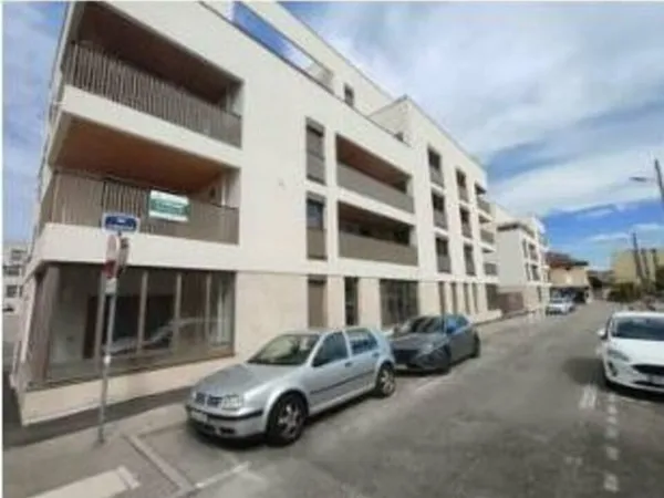 LOCAL PROFESSIONNEL à VENDRE