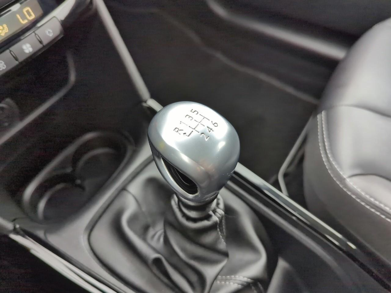 Peugeot 2008 bluehdi 100ch bvm6 allure — photo 27