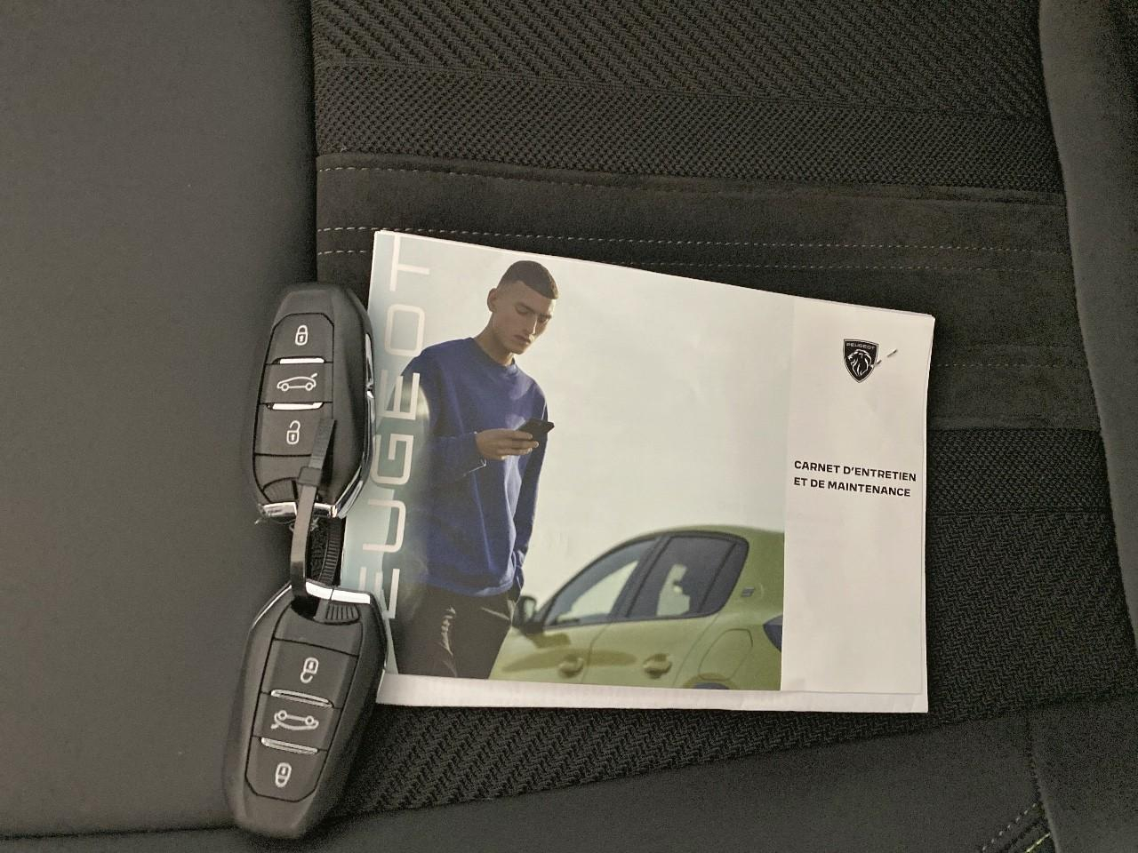 Peugeot 408 hybrid 136 e-dcs6 gt — photo 13