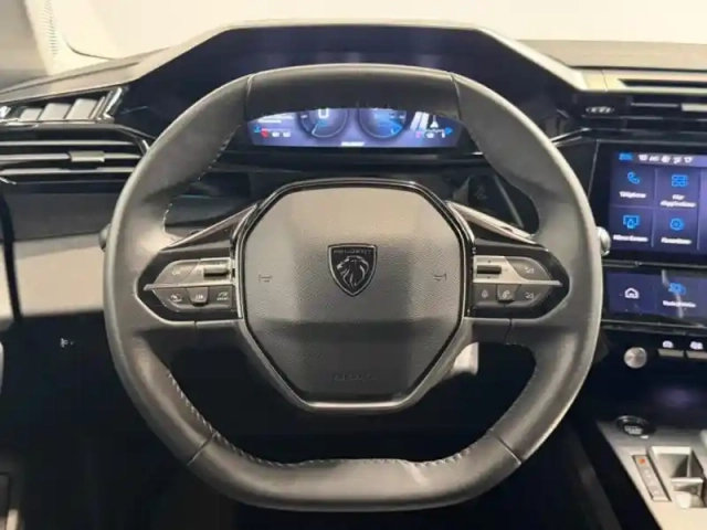 Peugeot 308 1.2 130 s&amp;s allure eat8 i-cockpit camera carplay — photo 14