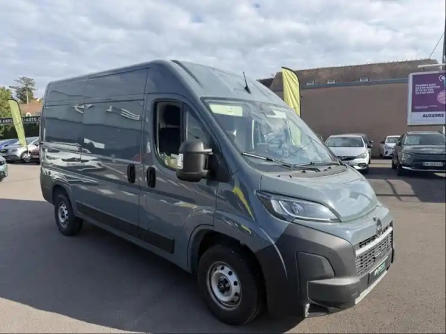 Opel Movano fg l2h2 3.0 120ch s&amp;s pack premium connect — photo 3