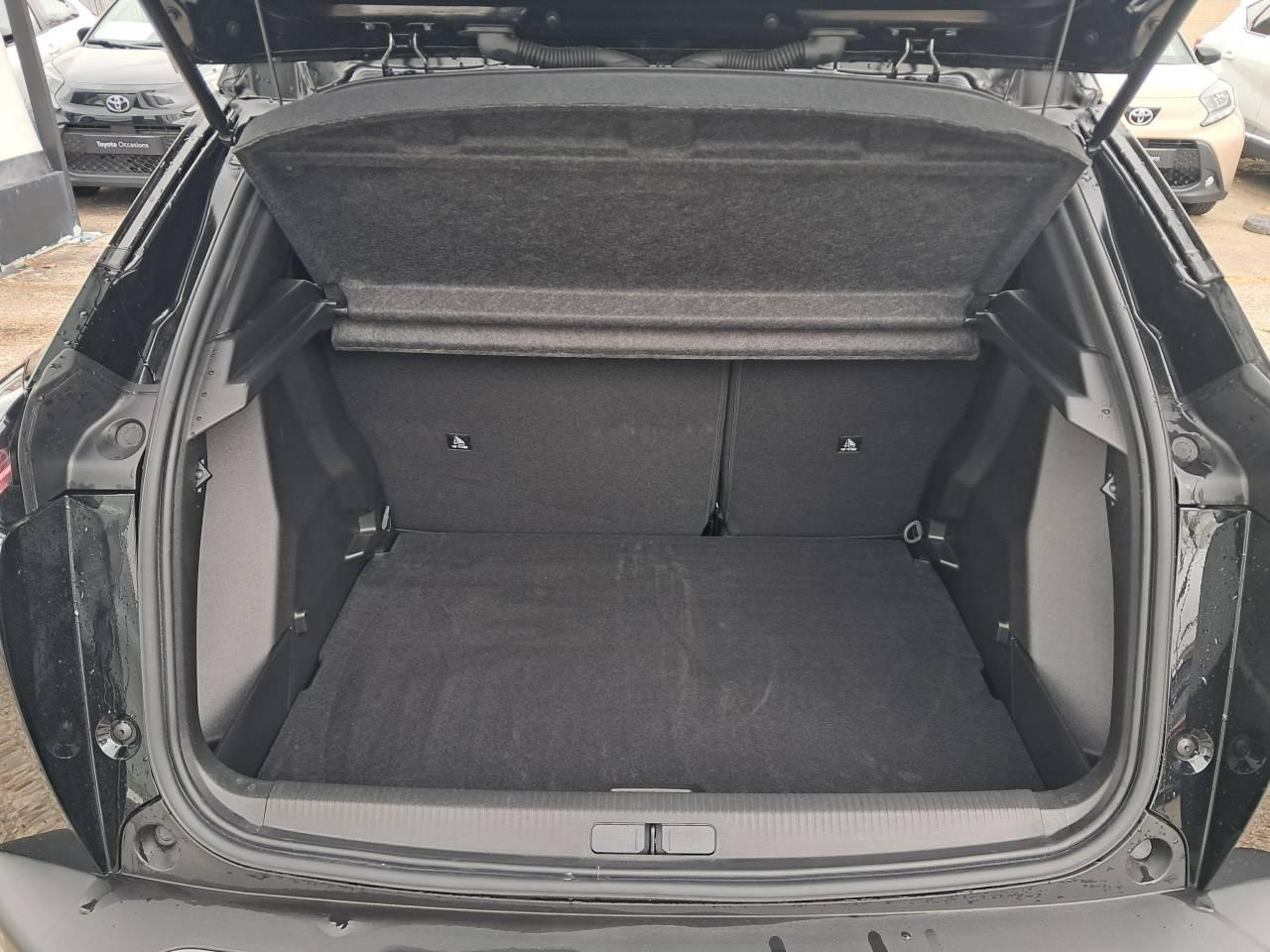 Peugeot 2008 hybrid 145 e-dcs6 allure — photo 25