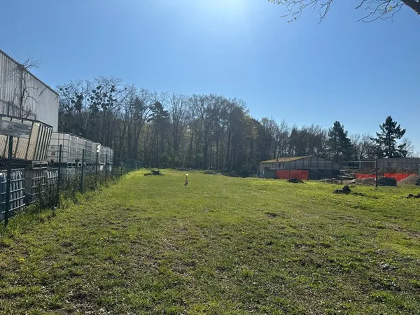 Terrain 975 m²