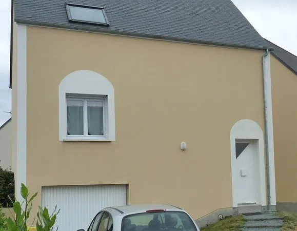 A MOINS DE 15 MIN de la GARE ST LAUD - MAISON 3 CH AVEC JARDIN