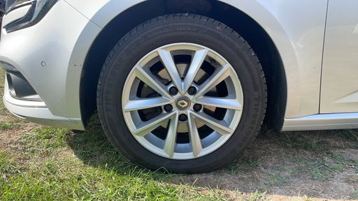 Renault Megane Estate 1.5 dCi 110 - Intens – 2018 – 111679 km – Diesel – Boîte Manuelle — photo 47