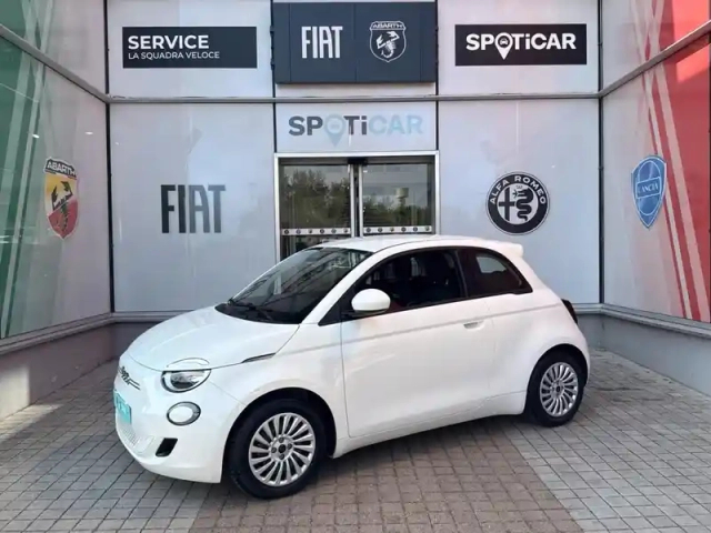 Fiat 500 e 95ch action