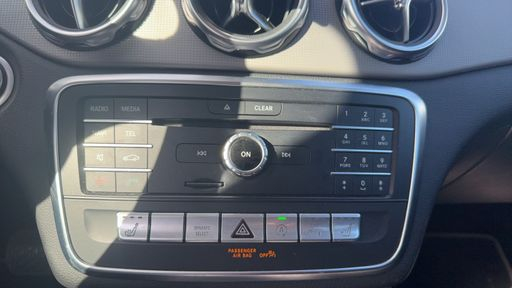Mercedes Classe GLA 180 CDi 109 7G-DCT - Sensation – 2018 – 85614 km – Diesel – Boîte Automatique — photo 15