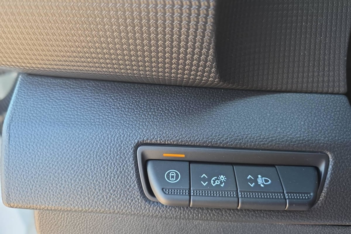 Renault TRAFIC FOURGON — photo 20