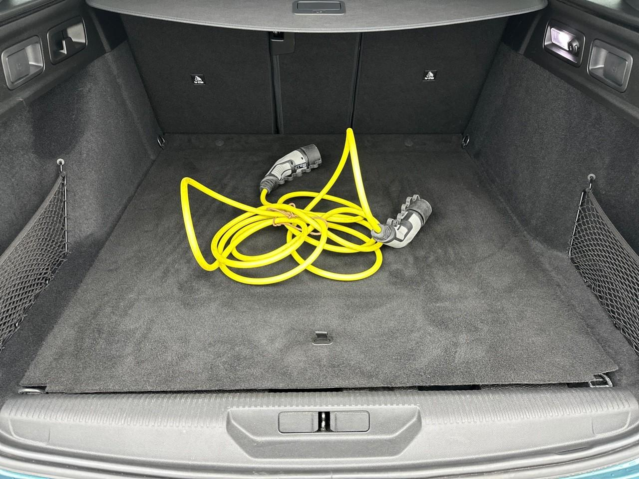 Peugeot 308 sw phev 180 e-eat8 allure pack — photo 6