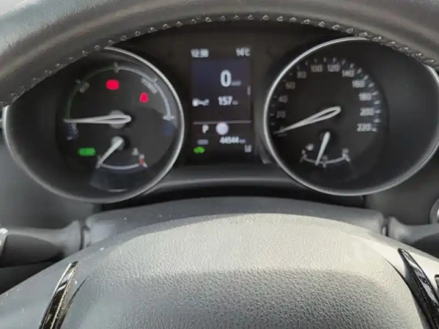 Toyota C-Hr 122h design — photo 26