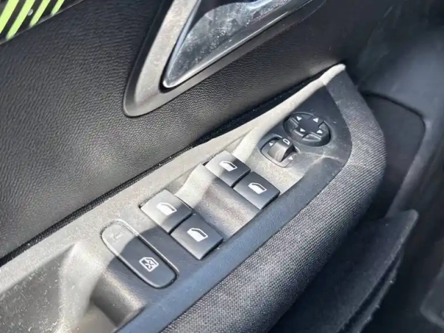 Peugeot 208 puretech 100 s&amp;s bvm6 — photo 26