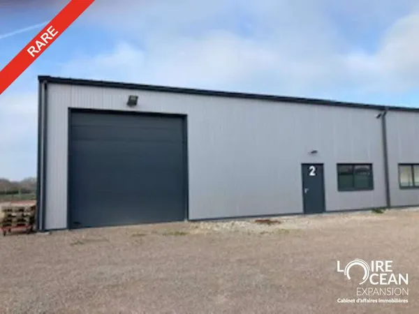 Locaux 150m² sur 5000m² à vendre à Chauvé