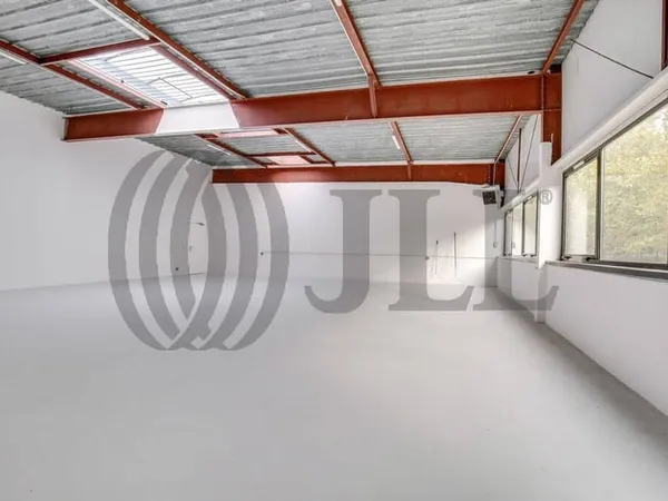 Local d'activité 567 m²