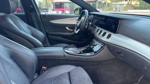 Mercedes Classe E 300 de 306 EQ Power  9G-Tronic - AMG Line – 2022 – 149879 km – Hybride rechargeable – Boîte Automatique — photo 23
