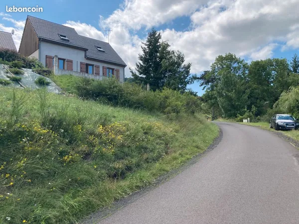 Terrain constructible à Murol