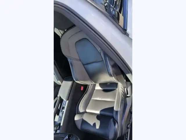 Volvo Xc60 r design recharge plug-in hybr — photo 18