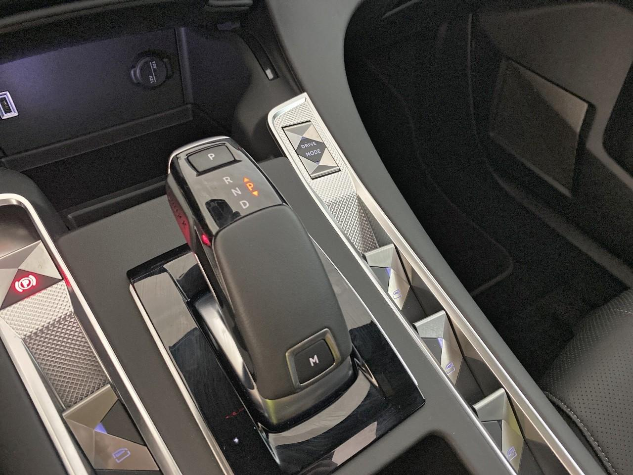 Ds Ds 7 crossback bluehdi 130 eat8 etoile — photo 15