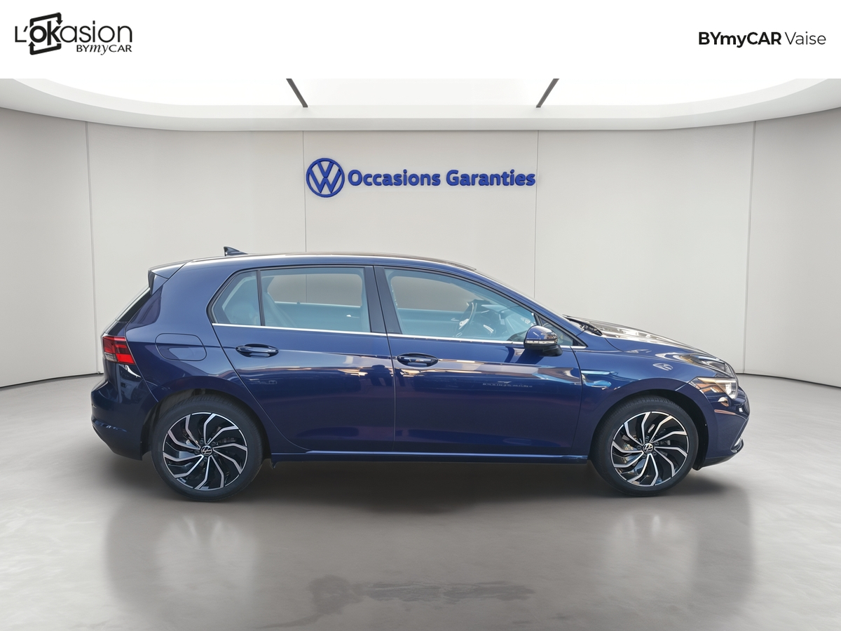 Volkswagen Golf 1.5 eTSI OPF 150 DSG7 — photo 6